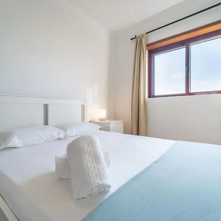 Apartment T4 Familiar - Centro - By House And People