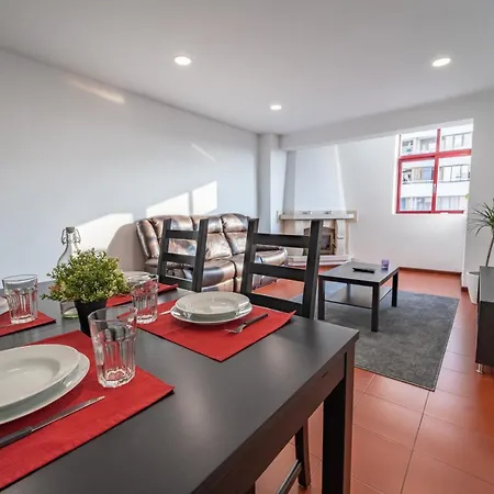 Daire T4 Familiar - Centro - By House And People *