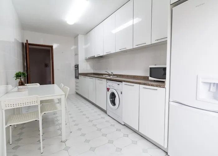 T4 Familiar - Centro - By House And People